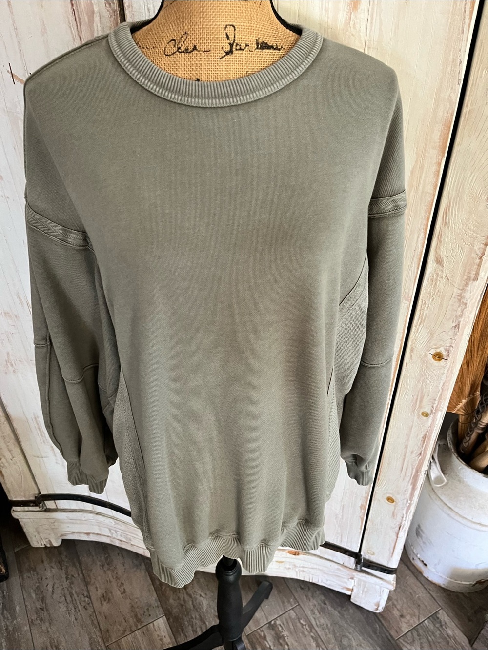 Aerie Keep It Light The Chill Crew Sweatshirt in Olive fun - Picture 4 of 5